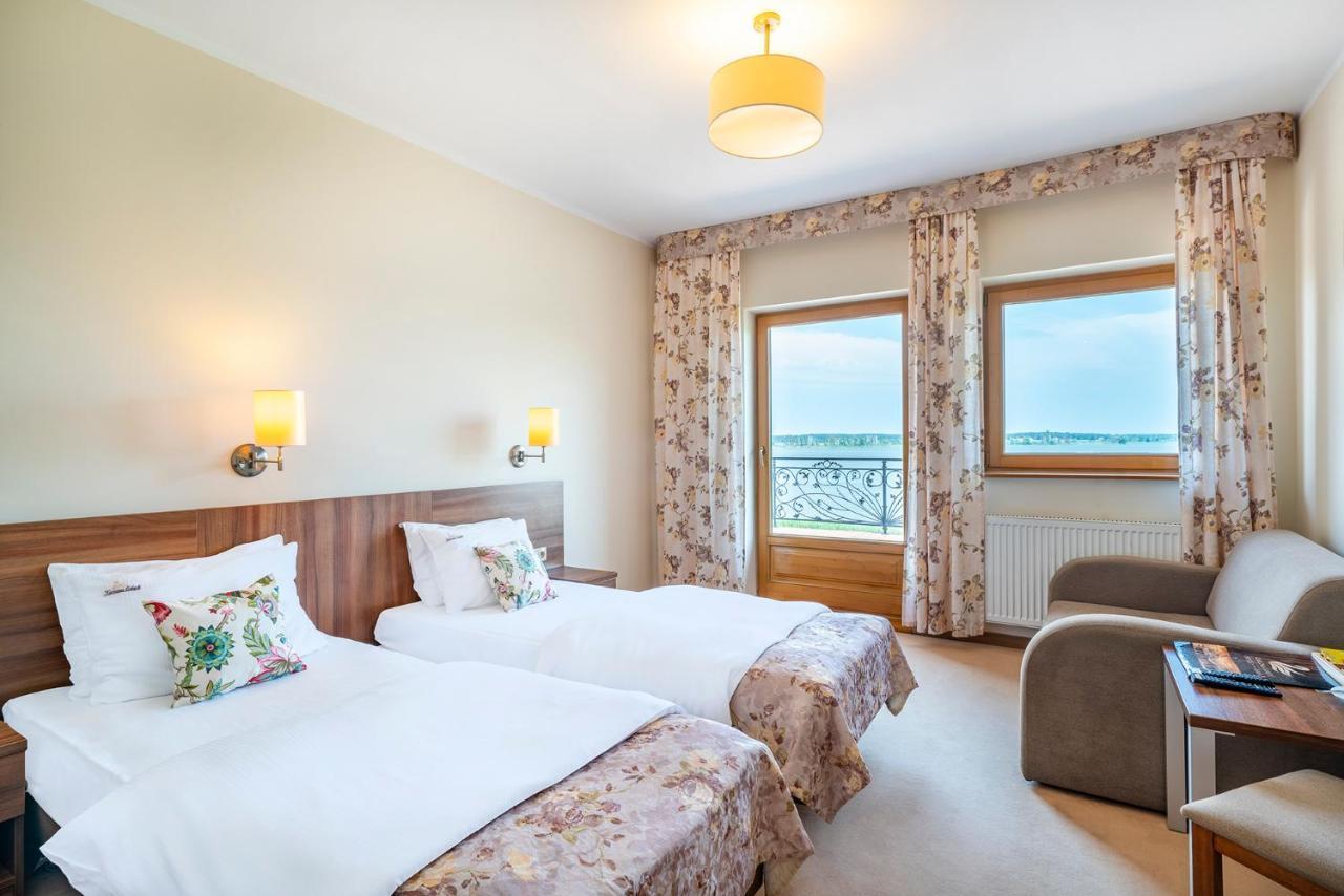 Labedz Hotel Karczma Илава Экстерьер фото