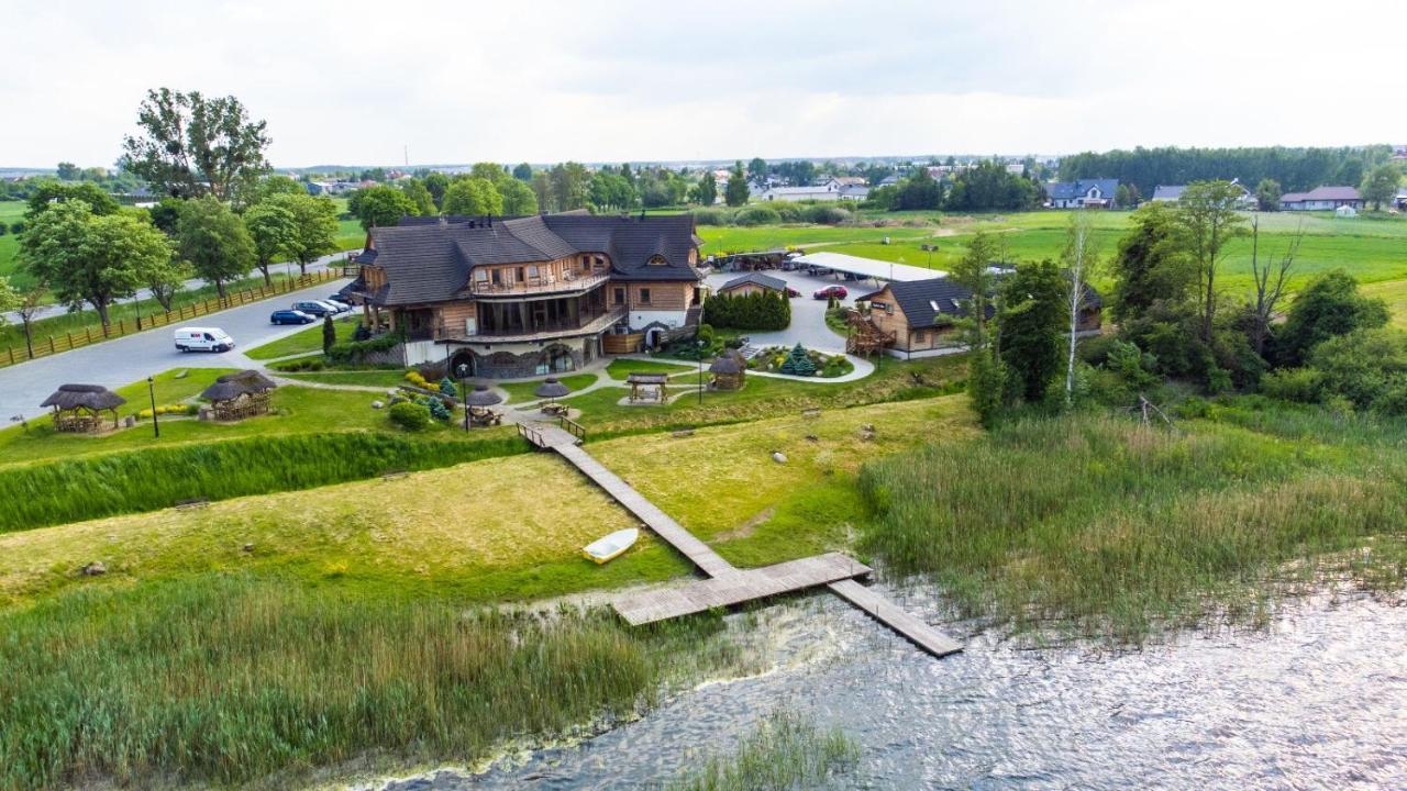Labedz Hotel Karczma Илава Экстерьер фото